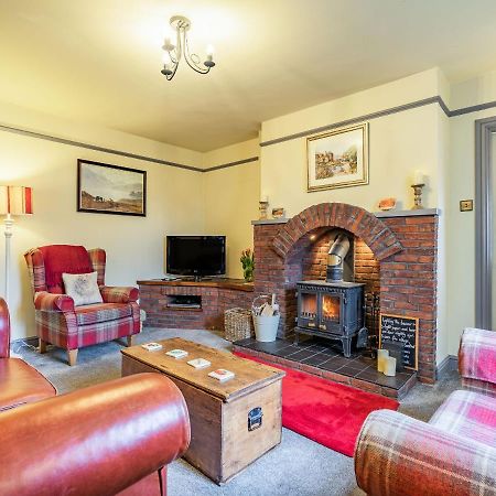 Wychwood Villa Уитби Екстериор снимка