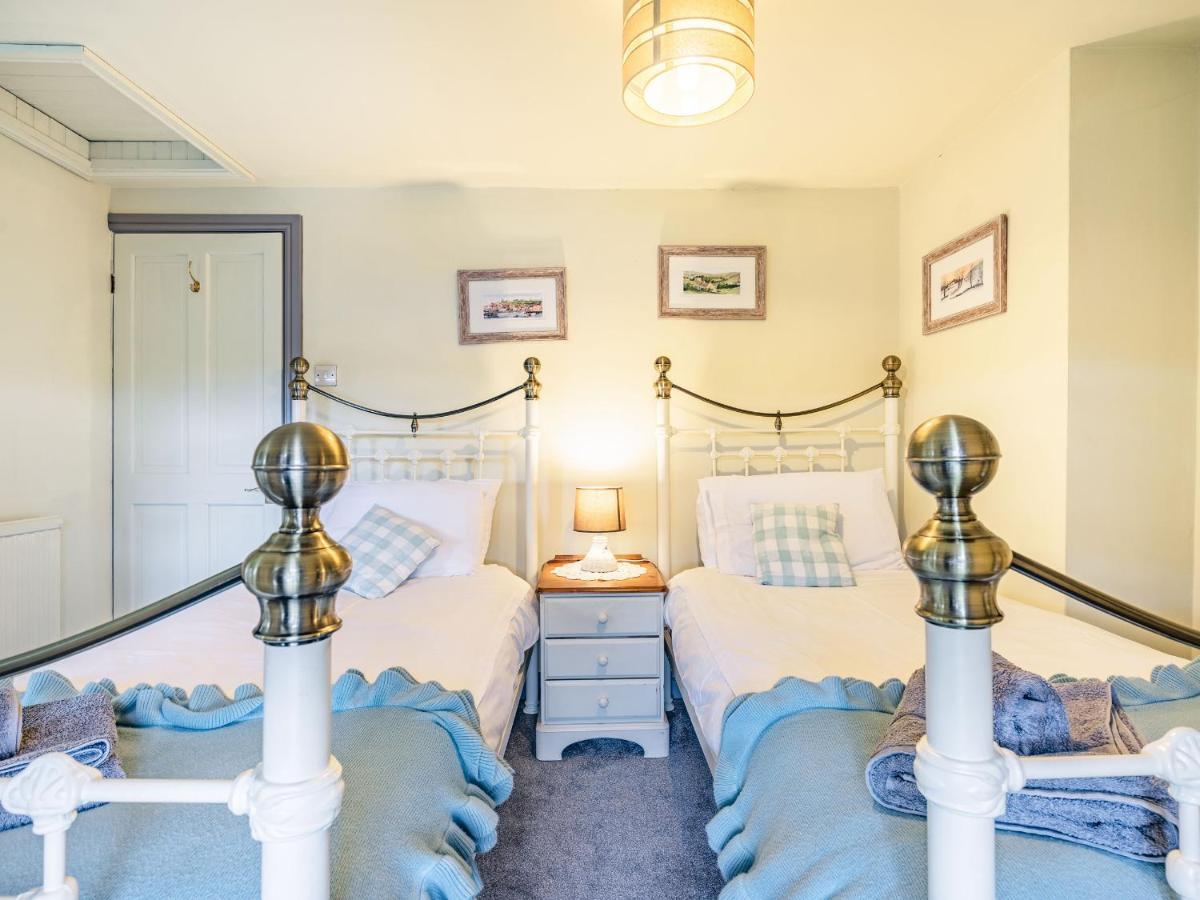 Wychwood Villa Уитби Екстериор снимка
